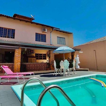 フォス・ド・イグアス Casa Com Piscina Proximo Atrativos/ Wifi/ Garagemヴィラ エクステリア 写真