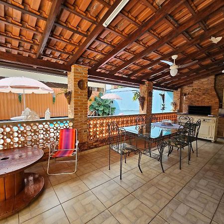 フォス・ド・イグアス Casa Com Piscina Proximo Atrativos/ Wifi/ Garagemヴィラ エクステリア 写真