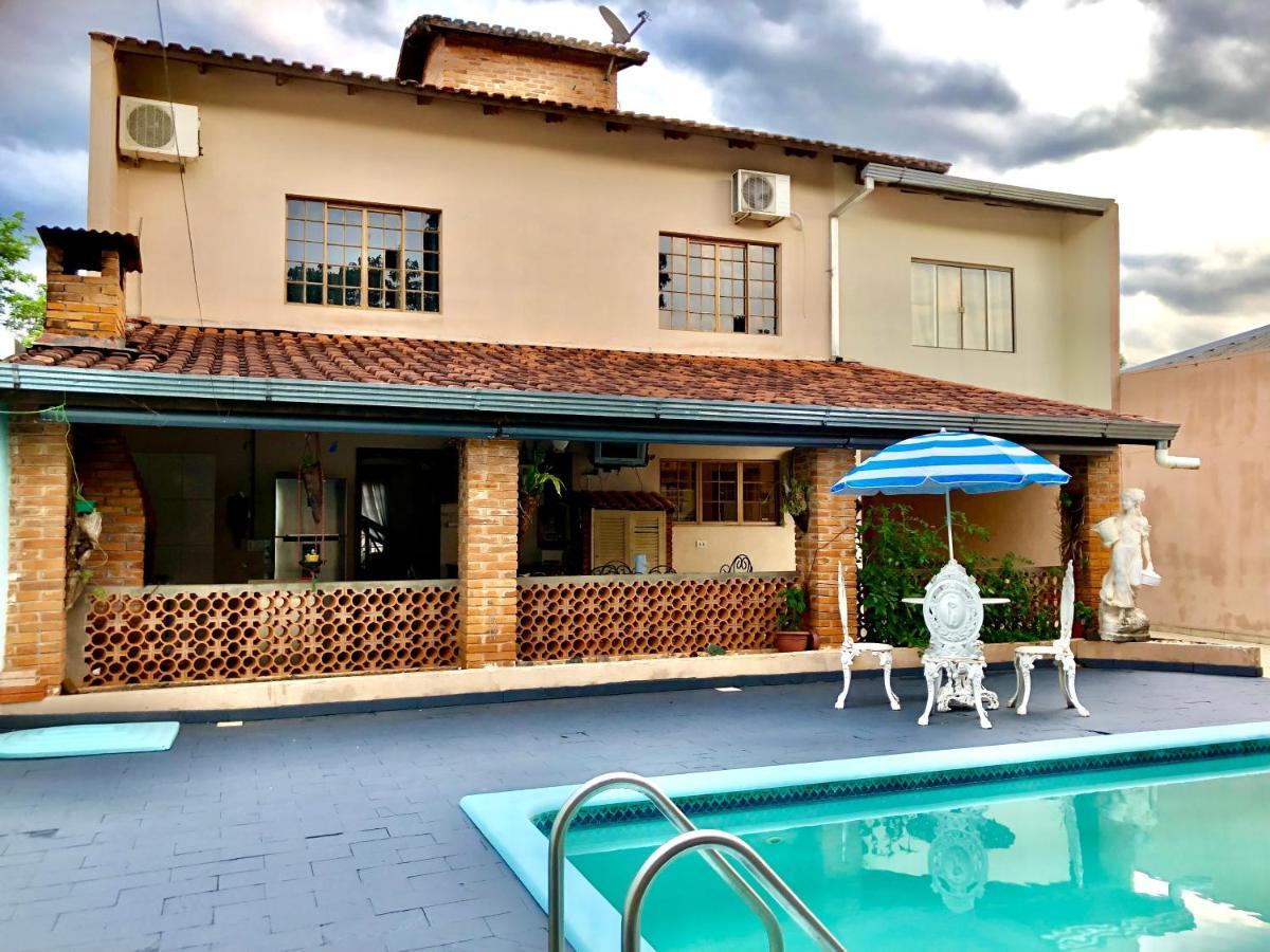 フォス・ド・イグアス Casa Com Piscina Proximo Atrativos/ Wifi/ Garagemヴィラ エクステリア 写真