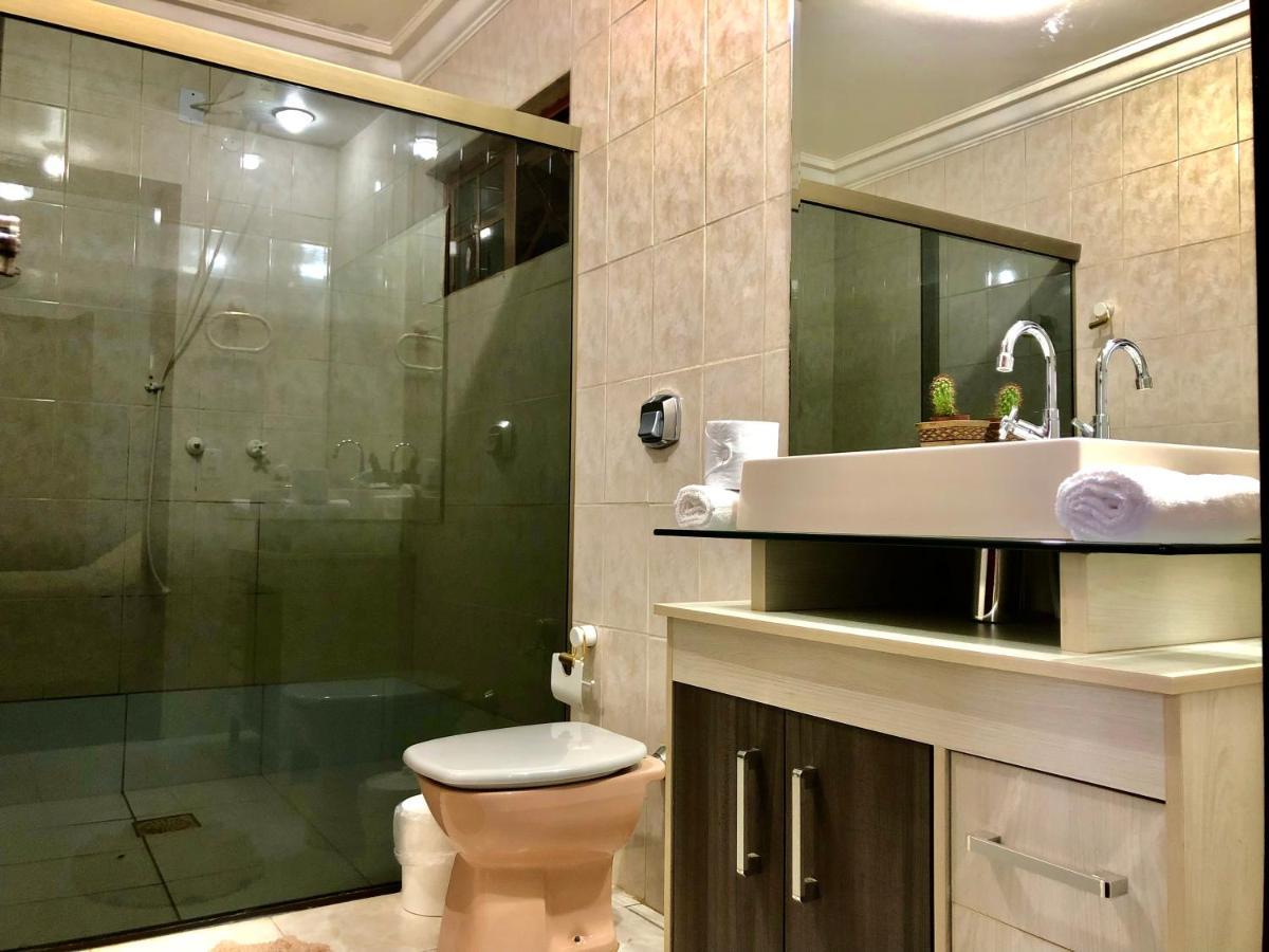 フォス・ド・イグアス Casa Com Piscina Proximo Atrativos/ Wifi/ Garagemヴィラ エクステリア 写真