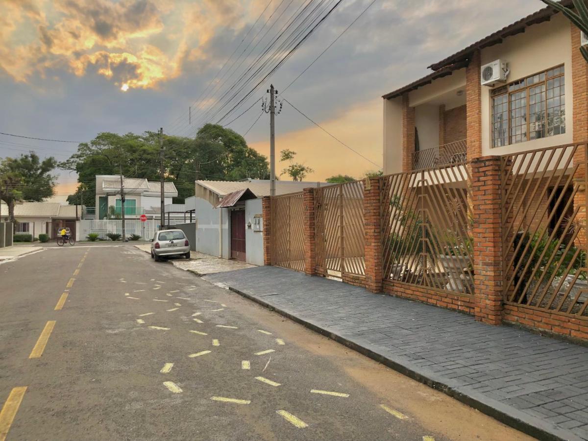 フォス・ド・イグアス Casa Com Piscina Proximo Atrativos/ Wifi/ Garagemヴィラ エクステリア 写真