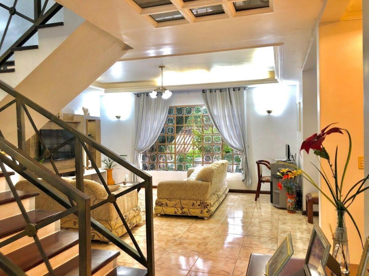 フォス・ド・イグアス Casa Com Piscina Proximo Atrativos/ Wifi/ Garagemヴィラ エクステリア 写真