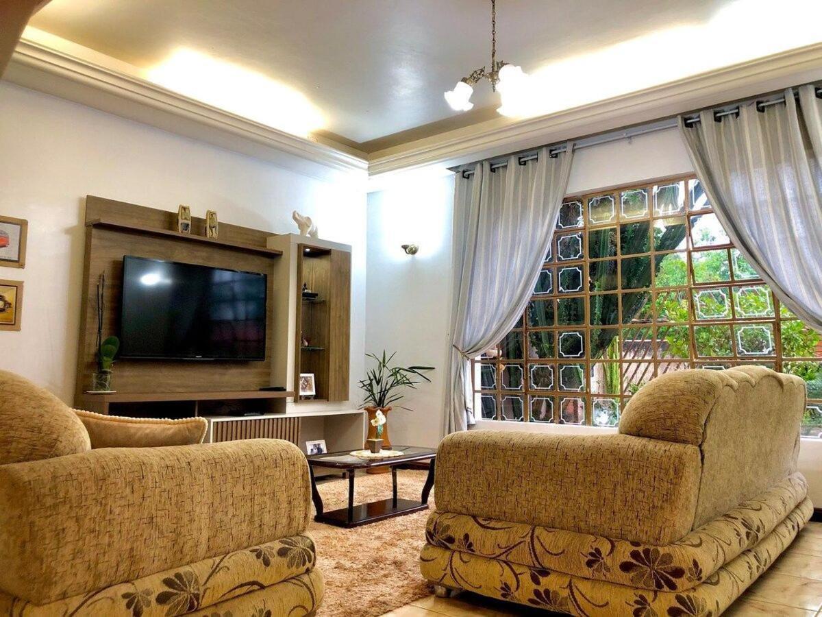 フォス・ド・イグアス Casa Com Piscina Proximo Atrativos/ Wifi/ Garagemヴィラ エクステリア 写真
