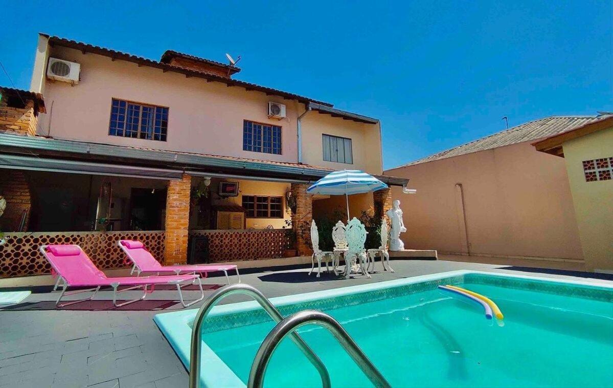 フォス・ド・イグアス Casa Com Piscina Proximo Atrativos/ Wifi/ Garagemヴィラ エクステリア 写真