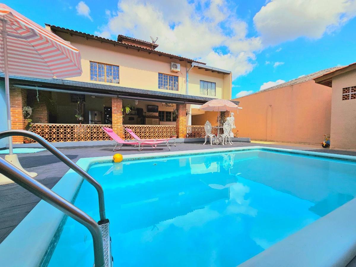 フォス・ド・イグアス Casa Com Piscina Proximo Atrativos/ Wifi/ Garagemヴィラ エクステリア 写真